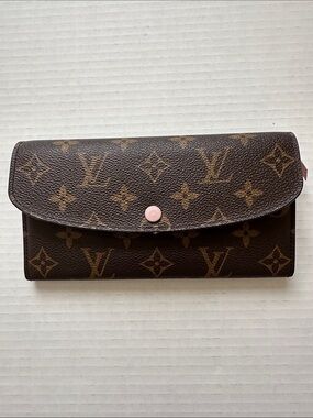Like New Authentic Louis Vuitton Brown and Pink  Coated Canvas Monogram Wallet